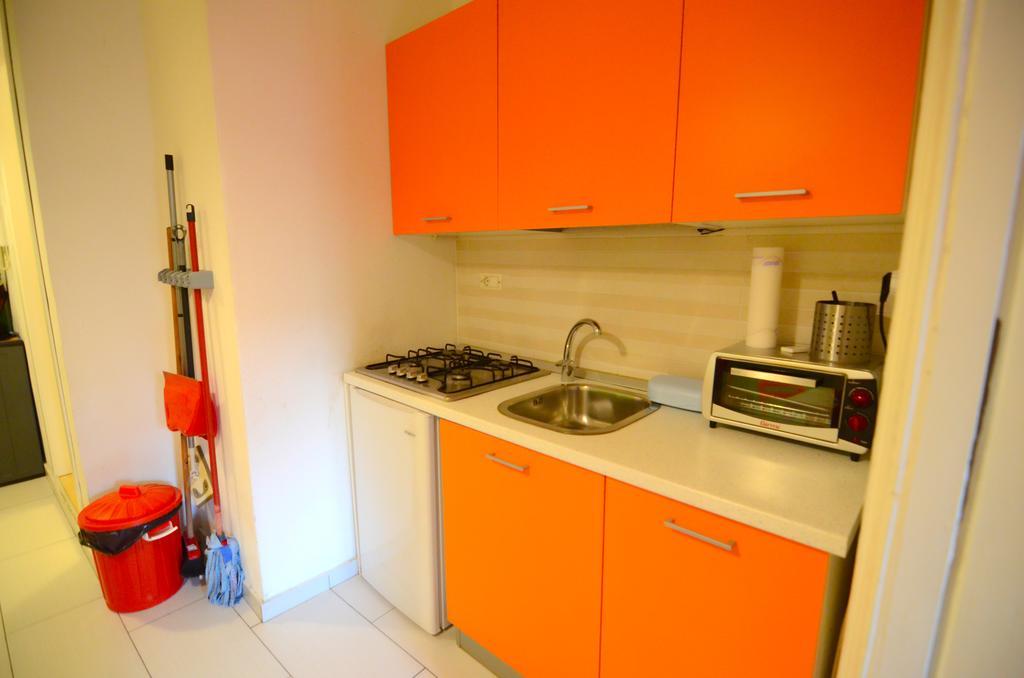 Shine Apartment Неаполь Екстер'єр фото