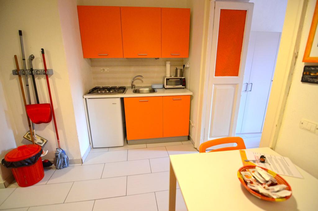 Shine Apartment Неаполь Екстер'єр фото
